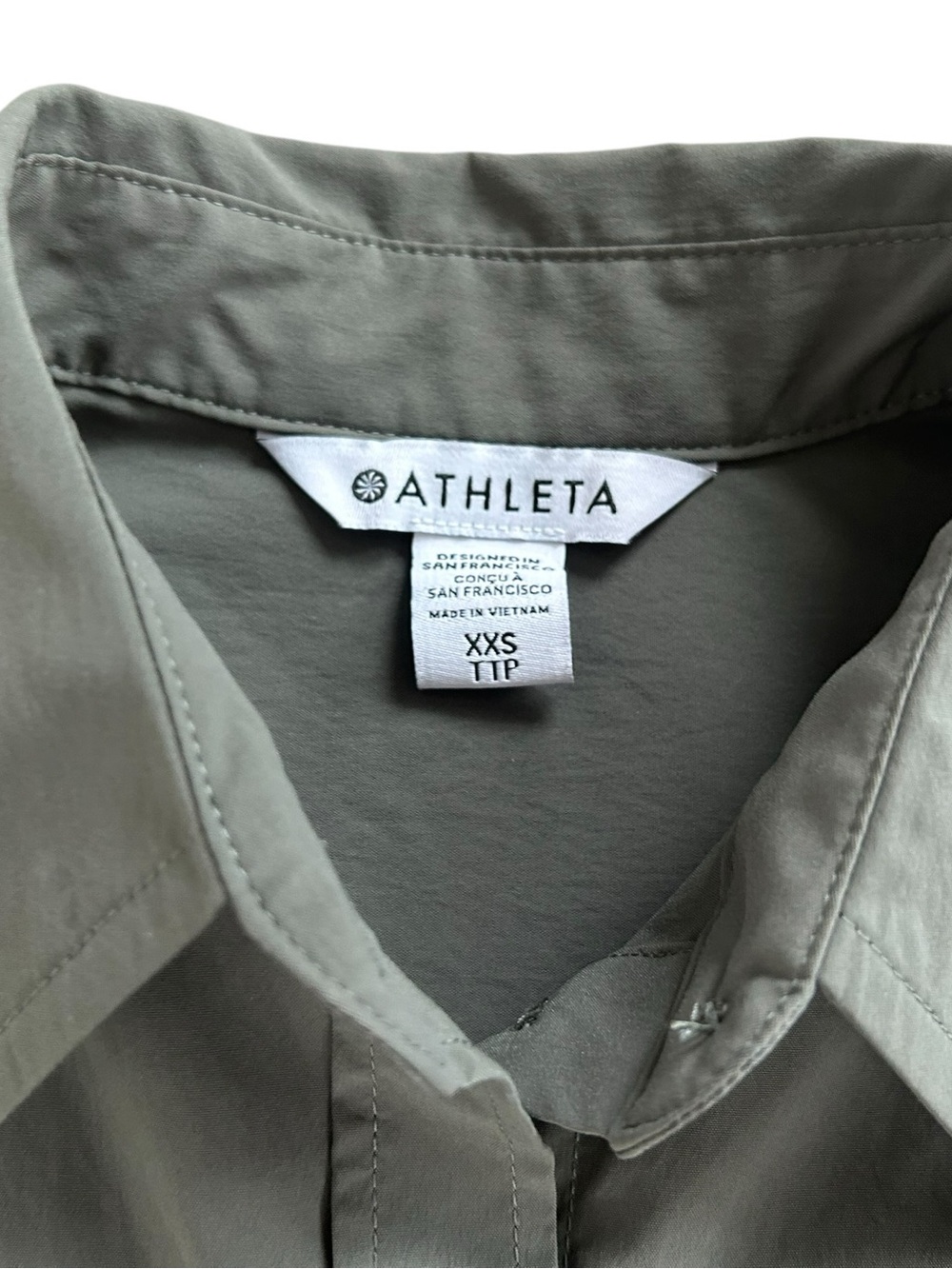 Athleta Midday Cropped Button Down Long Sleeve Top Moss Green Womens Size XXS - Picture 6 of 8